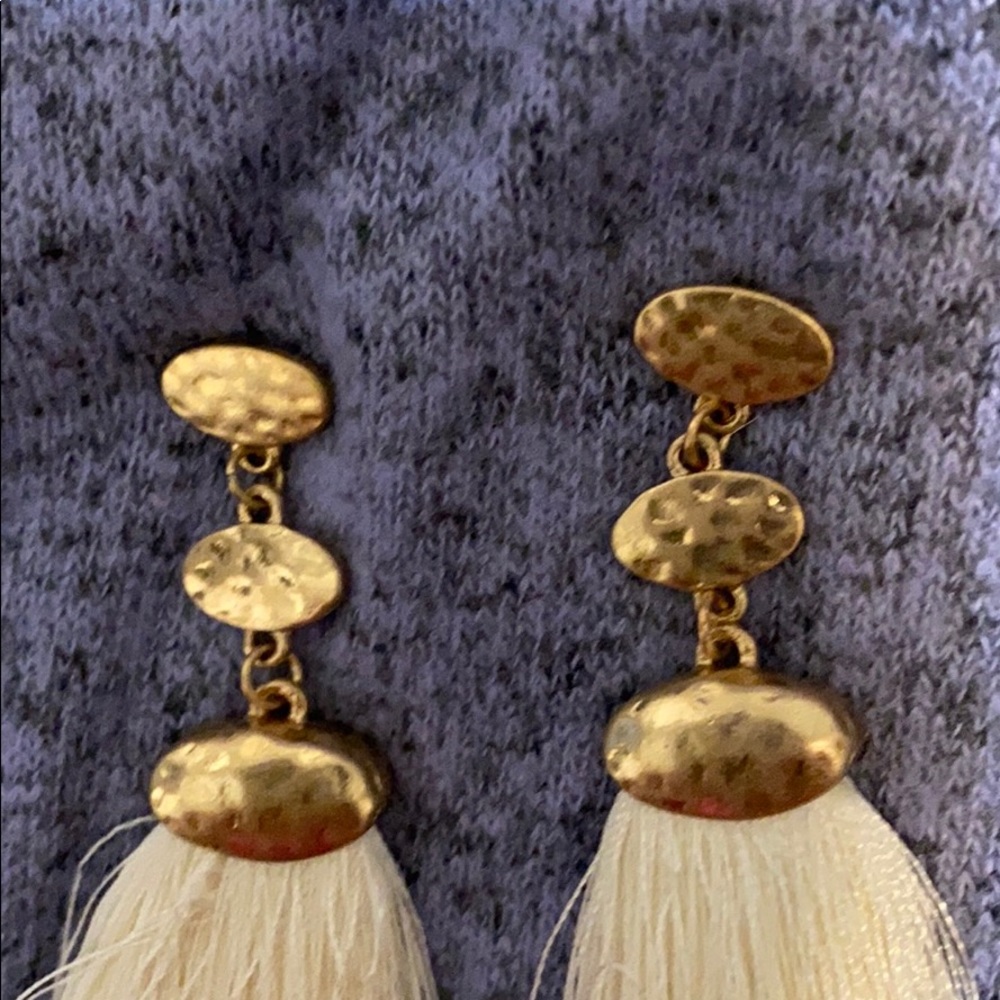 NWOT Gold dangle earrings with cream tassels - Picture 4 of 4